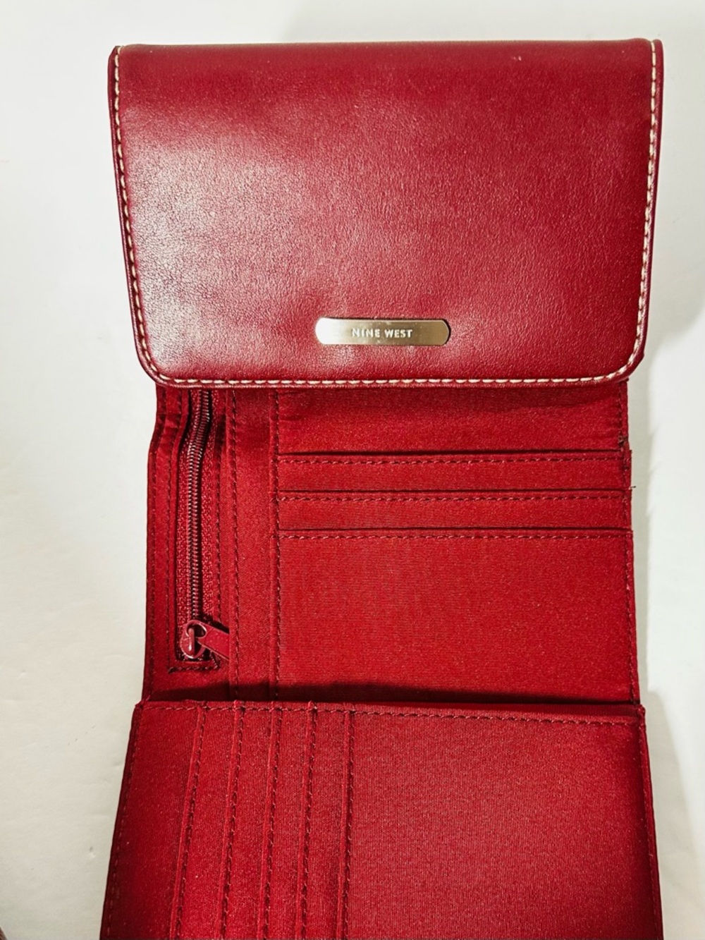 Nine West Burgundy Leather Trifold Wallet 5” x 4” x 1” VGC - Picture 3 of 5